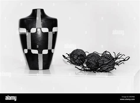 Decorative Urn Photos Hi Res Stock Photography And Images Alamy