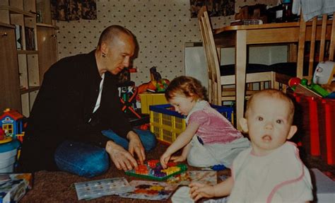 Lesbian Mother And Gay Sperm Donor At War Over Whether He Should Be A Hands On Father Daily