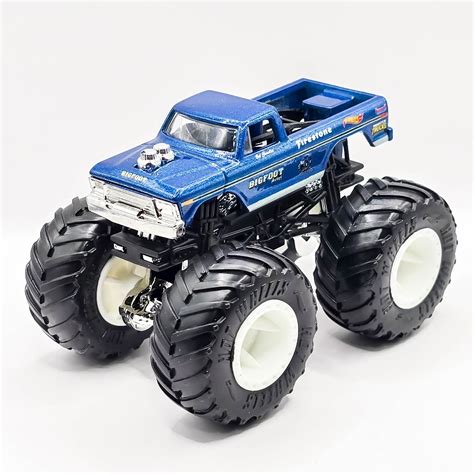 Hot Wheels Monster Trucks Bigfoot Scale Shopee Malaysia