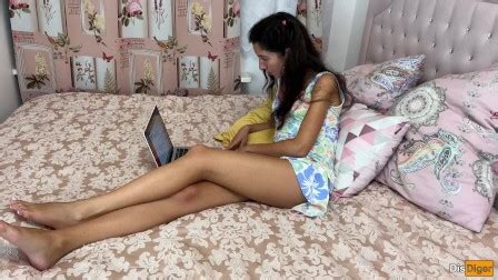 I Help My Stepsister With The Cleaning Of The House And We End Up Badly We Fuck Really Well