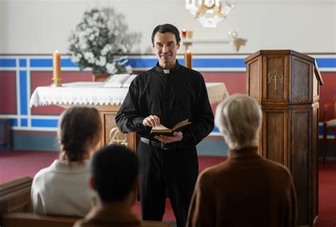 photo people visiting  praying  church building
