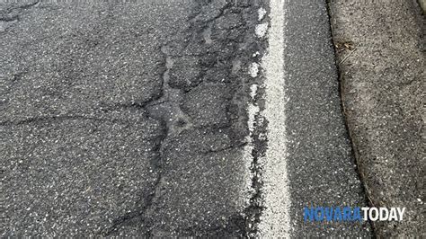 Strade Dissestate E Pericolose A Piovino Borgomanero Segnalazione