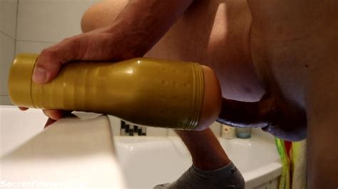 巨大なザーメンと激しいうめき声で柔軟な軽いクソ Pornhub Gay