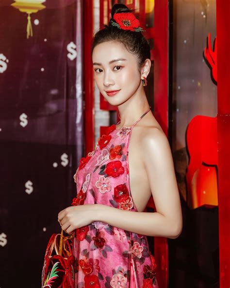 Chi Pu Ngọc Trinh và loạt mỹ nhân Việt khoe ảnh bikini xịt máu mũi khi Thu sang Phong cách