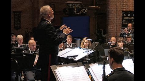 Defileermars 8e Regiment Infanterie KMKJWF Slag Om De Grebbeberg