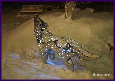 Полигональный волк из зеркальной нержавейки с подсветкой | ilum.pro