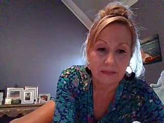 Lisaisluscious Naked Stripping On Cam For Live Sex Video Chat Inthecrack