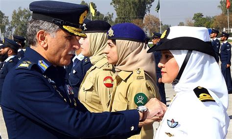 22 women complete airborne training at PAF Academy - Pakistan - DAWN.COM