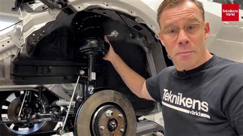 Under Skalet P En Modern Bil Del Sex Teknikens V Rld
