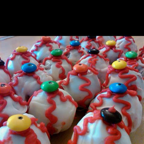 Eyeball cake pops for Halloween | Eyeball cake pops, Cake pops, Desserts