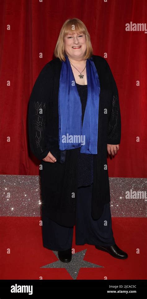 6 Hot Sexy Annie Wallace Bikini Pics