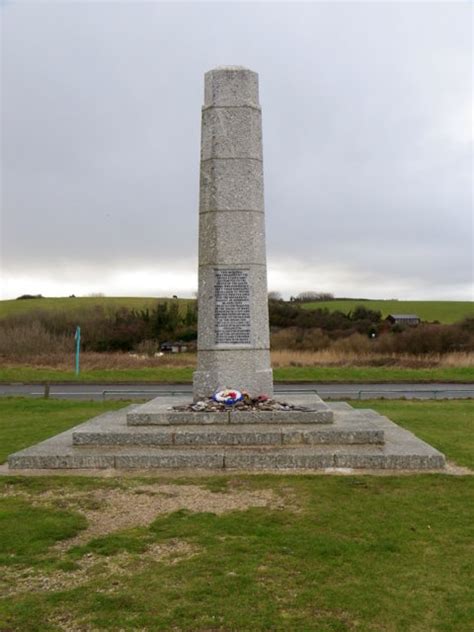 Monument Slapton Photo Uk Beach Guide