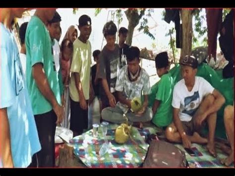 Demi Bertahan Hidup Korban Gempa Lombok Makan Serabut Kelapa Muda