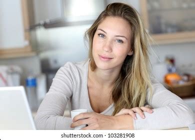 3 818 25 Year Old Blonde Images Stock Photos Vectors Shutterstock