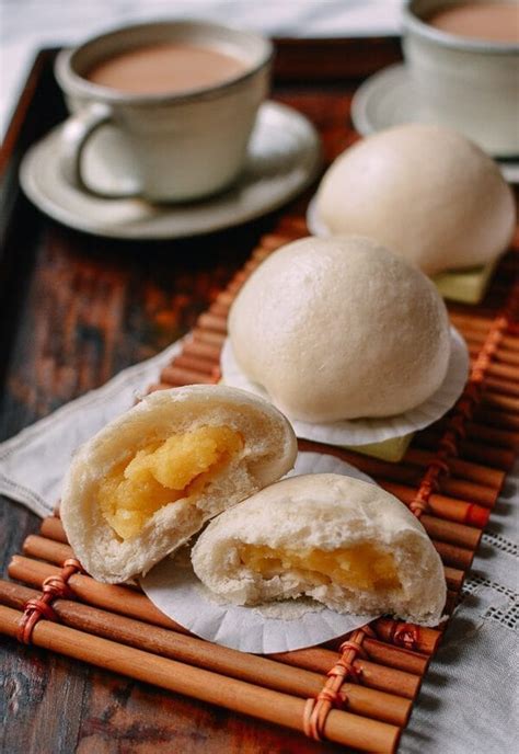 Cantonese Steamed Custard Buns Nai Wong Bao