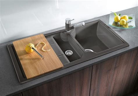 Сантехник ...: Керамический смеситель для кухни