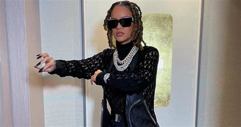 Rihanna Opte Pour Une Coloration Blonde Et Fait Exploser La Toile Newstories Africa