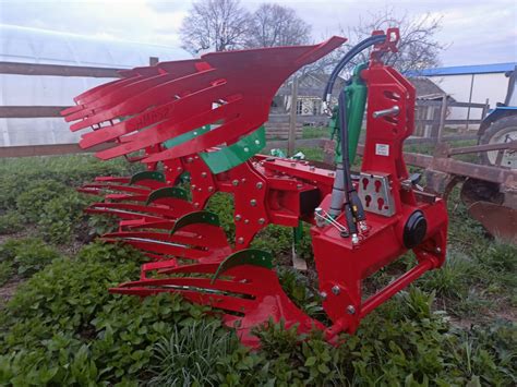 Оборотный плуг 3+1 с перьевым отвалом поставили в Горномарийский район ...