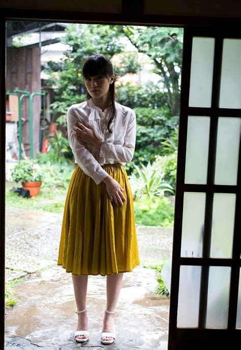 高橋しょう子 Shoko Takahashi Beautiful Lines Panties Midi Skirt Actresses