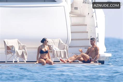 Georgina Rodriguez Sexy Seen With Cristiano Ronaldo Showing Off Her Sizzling Bikini Body On A