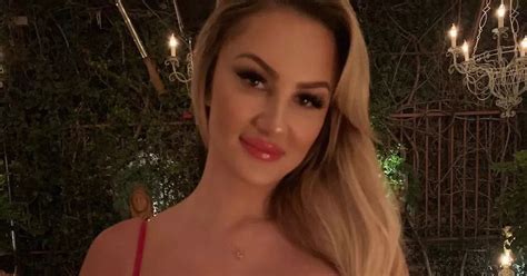 Model Poses In Naked Lingerie After Complaining She S Too Hot To Go To Gym In Peace Daily Star