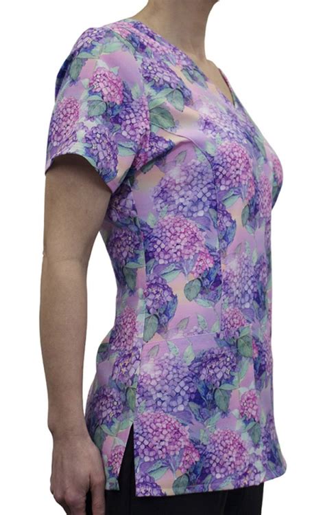 Maevn Women S Printed V Neck Top Sweet Hydrangeas Scrubscanada Ca