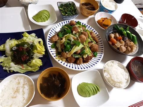 肉団子とキャベツの味噌炒めでおうちごはん♪ 裏じゃけぇ。バレリーナから三児ママ