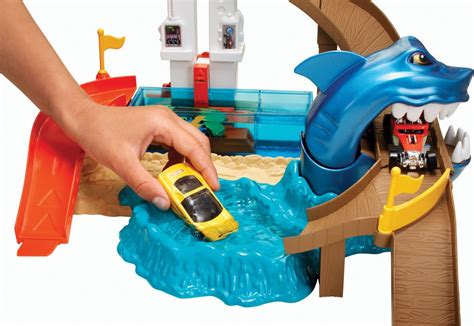 Starcie z rekinem zestaw zmieniający kolor Hot Wheels