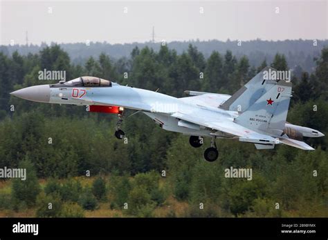 Sukhoi Su S Jet Fighter Del Aterrizaje De La Fuerza A Rea Rusa