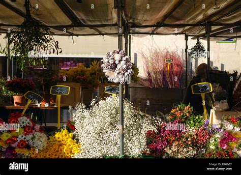 Flowers Stall On The Aligre Market Hi Res Stock Photography And Images