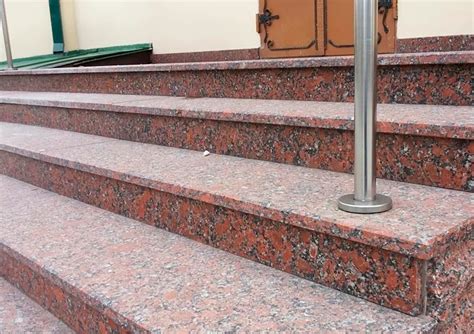 Ступени из Капустинского гранита: цена в Харькове - DOKAR
