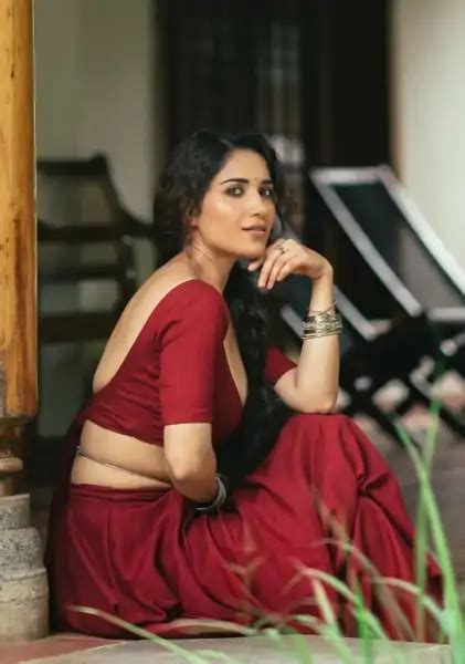 Ruhani Sharma Flaunting Her Cleavage See Hot Pics