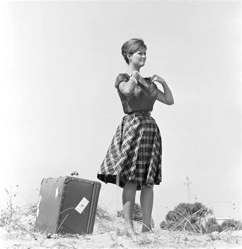 Claudia Cardinale Dans Fille La Valise Photo Et Tableau