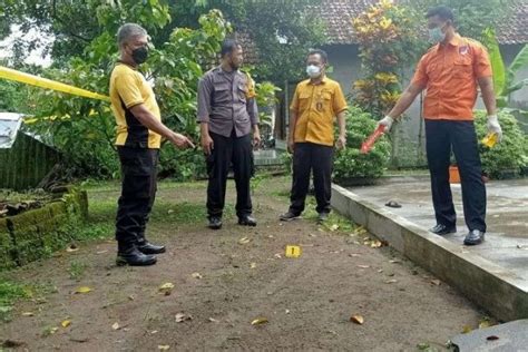 Ngamuk Laki Laki Di Kediri Bacok Orang Korban Tewas Seketika