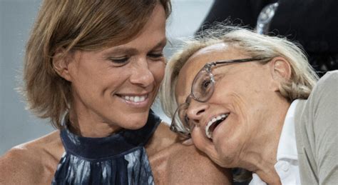 Le RIB du lobby gay Anne Le Nen en roue libre et ça doit chauffer Muriel Robin Closer