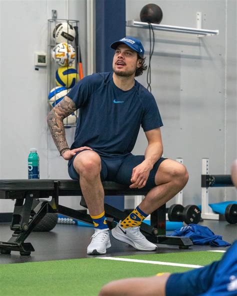 Pin By On NHL Toronto Maple Leafs Hockey Maple Leafs Hockey Hot Hockey Players