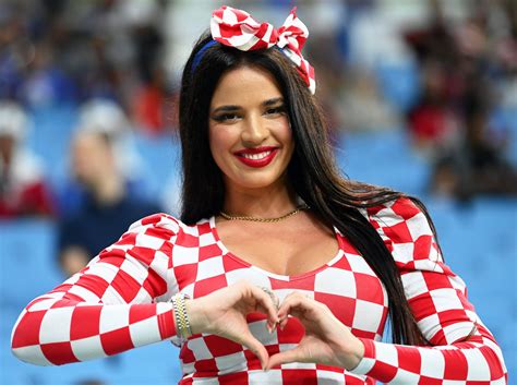 Ivana Knoll La Aficionada Croata Que Conquista El Mundial De Qatar
