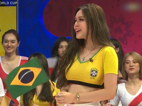 Nóng cùng mỹ nhân World Cup 7 7 Trâm Anh dàn hot girl đấu vũ điệu rực lửa World
