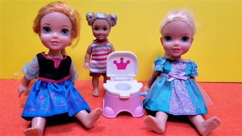 Potty Training Elsa And Anna Toddlers Barbie Dolls Youtube