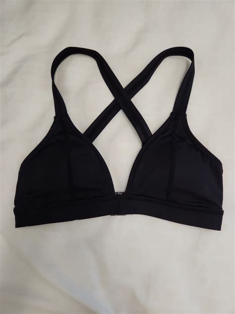 Sunseeker Bikini Top Women S Fashion Swimwear Bikinis Swimsuits On Carousell