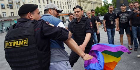 Inqui Tude De La Communaut Gay En Russie Apr S L Assassinat D Un Journaliste Homosexuel