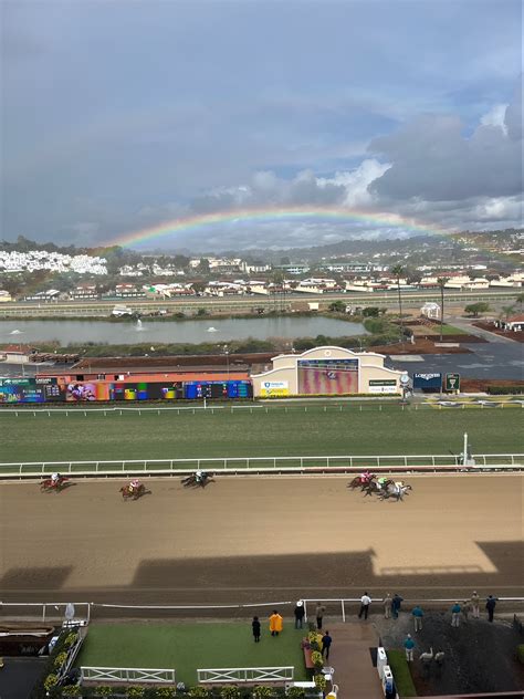 A shocking horse racing del mar results upset stuns the crowd 23