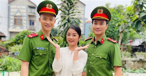 Hot girl Hà Tĩnh làm vợ Doãn Quốc Đam ở Phố trong làng Nổi tiếng từ một trận bóng đá