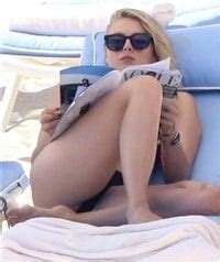 Maria Sharapova Bikini Beach Candids