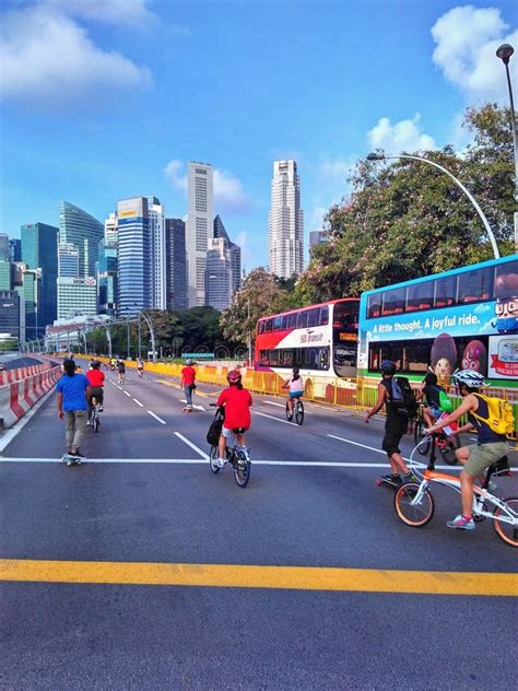 car  sunday  singapore editorial stock image image  buildings