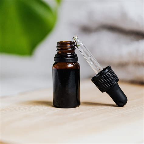 Hyaluronic Acid vs. Retinol - Which is Better? | Skincare Lab