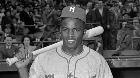 [100+] Jackie Robinson Pictures | Wallpapers.com