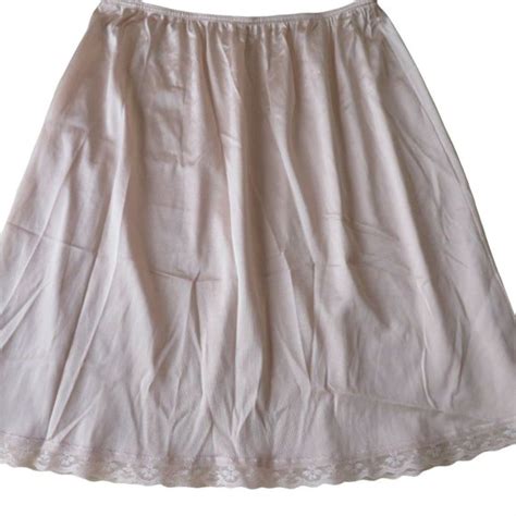 Warner S Intimates Sleepwear Vintage S Warners Half Slip S Nude Nylon Lace Hem Modest