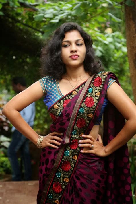 Latest Collection Of Hot Wallpapers Chaitra Hot Photos In Saree At Parinaya Wedding Fair Launch