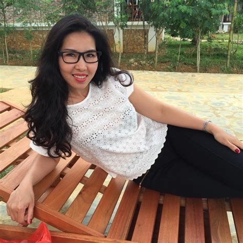 Dung nhan trẻ đẹp của mẹ hot girl Lee Balan